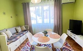 Noni'S Old Town Apartment